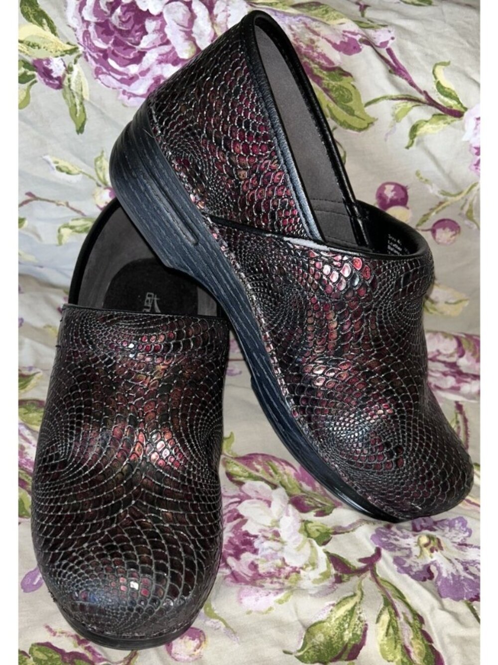 Dansko Sz EU 41 US 10.5 - 11 Burgundy Brown Textured Leather Clogs Shoes